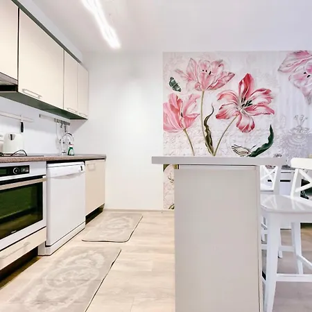 Apartamentai Su Baseinu Maluno Vilose * Palanga