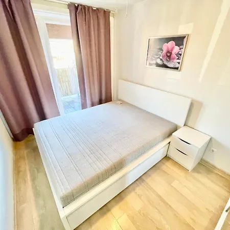 Apartamentai Su Baseinu Maluno Vilose * Palanga