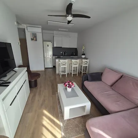 Apartamentai Su Baseinu Maluno Vilose Apartment